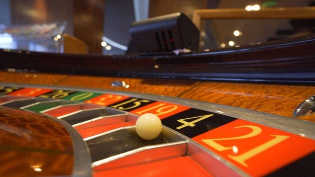 In Roulette terminology, what is a grifter?