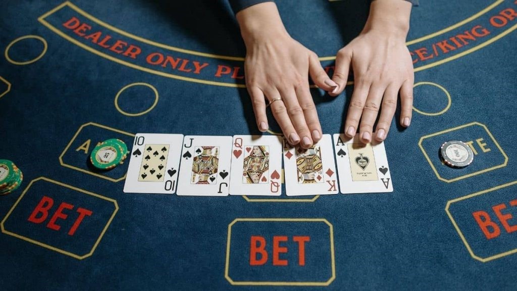 How do casinos make a profit from Blackjack games?